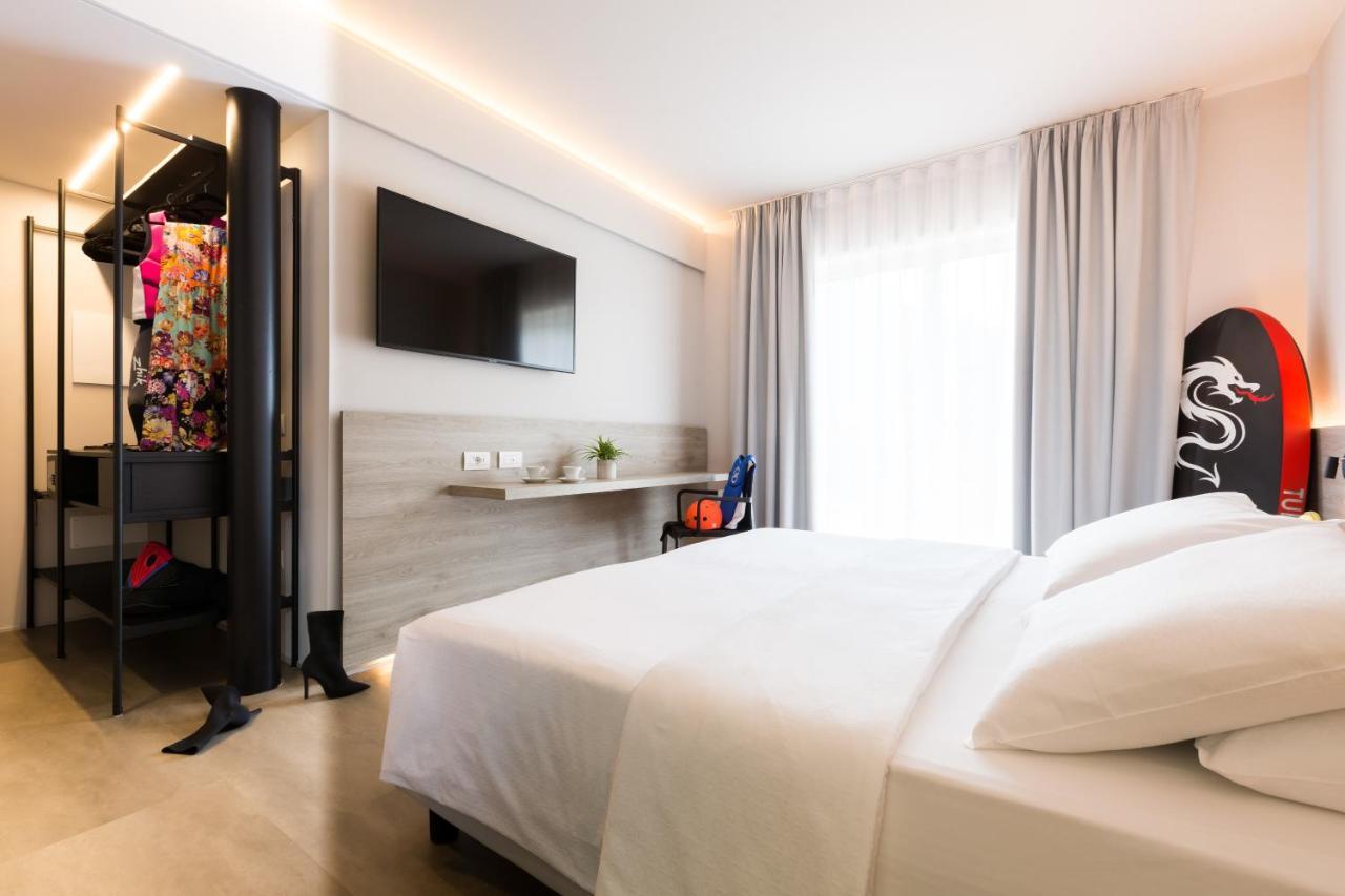 Goti Hotel Torbole Sul Garda Bagian luar foto