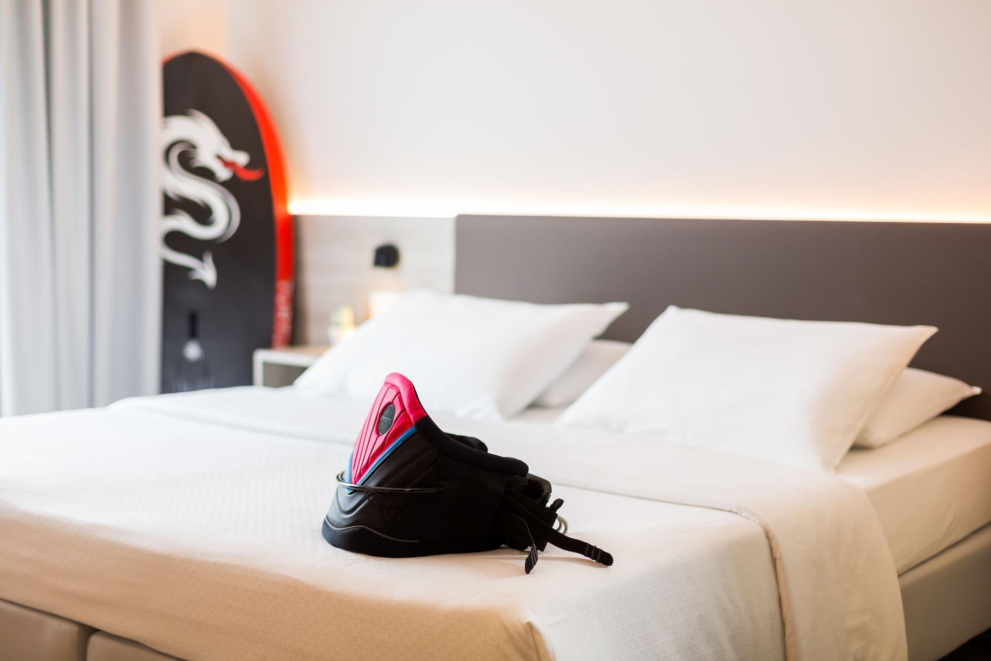 Goti Hotel Torbole Sul Garda Bagian luar foto