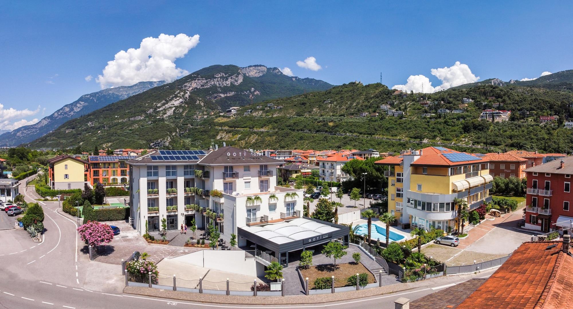 Goti Hotel Torbole Sul Garda Bagian luar foto
